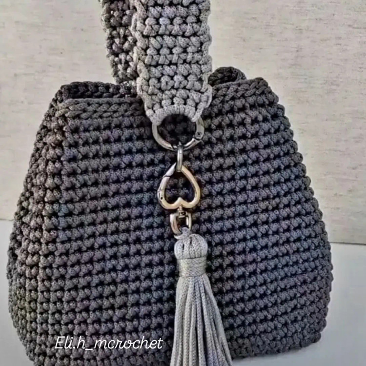کیف دستی زنانه دستبافت مدل حلقهای منگولهدار | جنس نخ مکرومه
